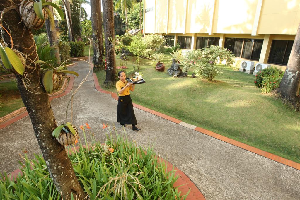 Makassar Golden Hotel Exterior foto