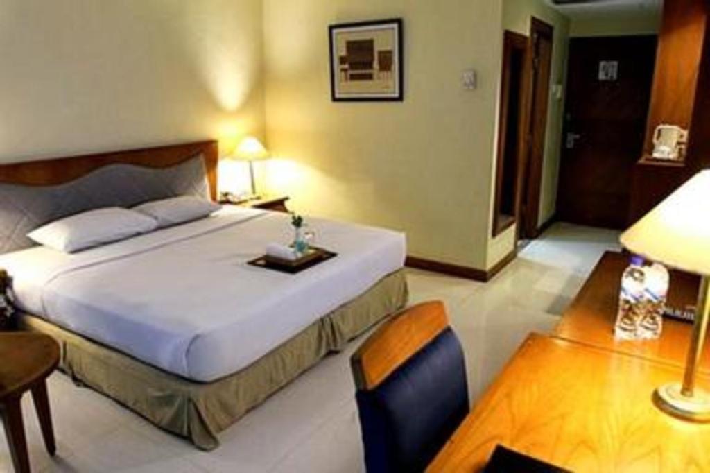 Makassar Golden Hotel Macáçar Exterior foto