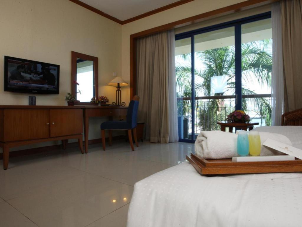 Makassar Golden Hotel Macáçar Exterior foto