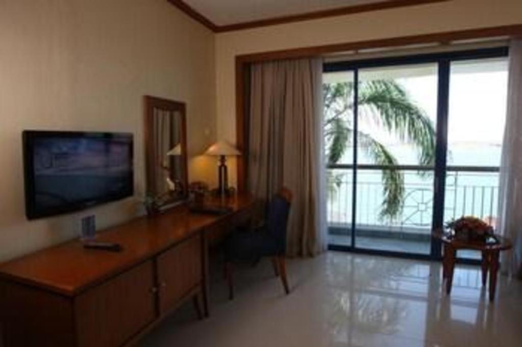 Makassar Golden Hotel Macáçar Exterior foto
