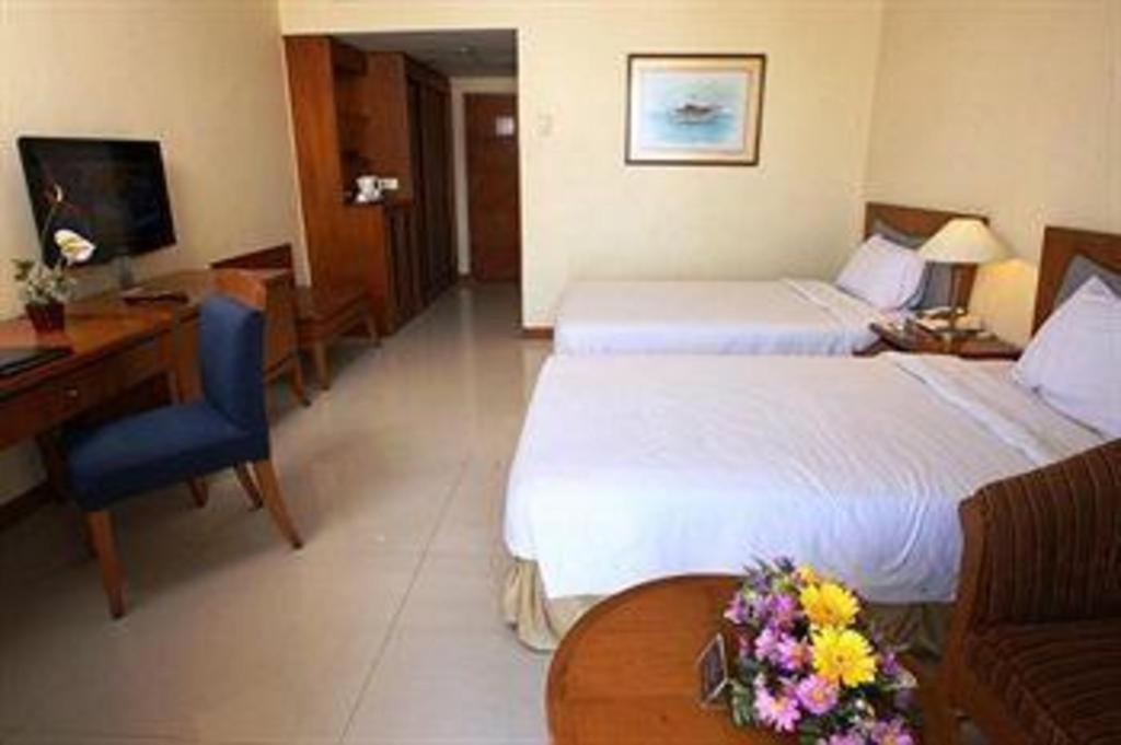 Makassar Golden Hotel Macáçar Exterior foto